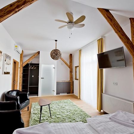 Jasło Salon Win Wine Bar & Apartments מראה חיצוני תמונה